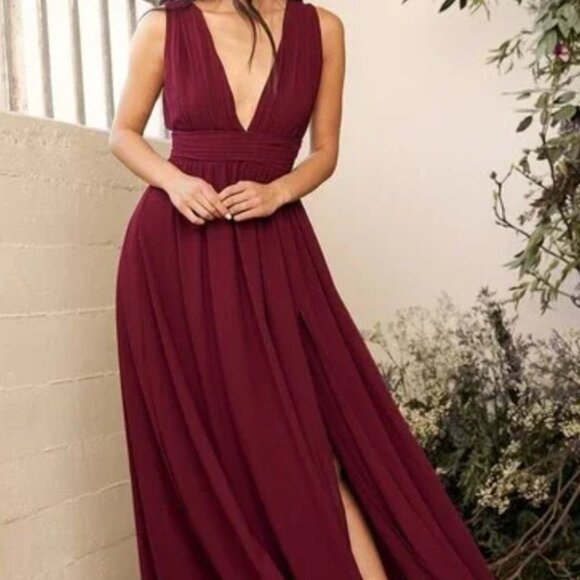Lulu's Red Sleeveless V-Neck Maxi Gown Heavenly Hues Burgundy Size XS - Picture 1 of 4